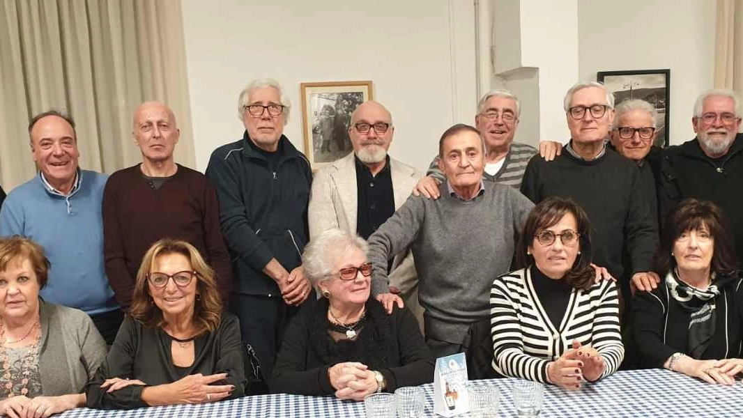 Pagina delle emozioni Cena di classe speciale "Noi, bambini di ieri Ritrovo dopo 65 anni" Pagina delle emozioni Cena di classe speciale "Noi, bambini di ieri Ritrovo dopo 65 anni"
