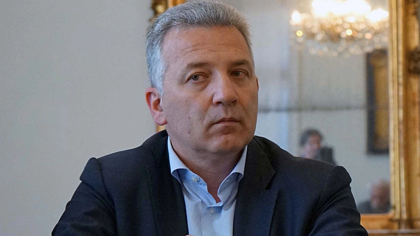 ll sindaco della Spezia Pierluigi Peracchini al suo primo appuntamento per il resoconto di fine anno con la stampa