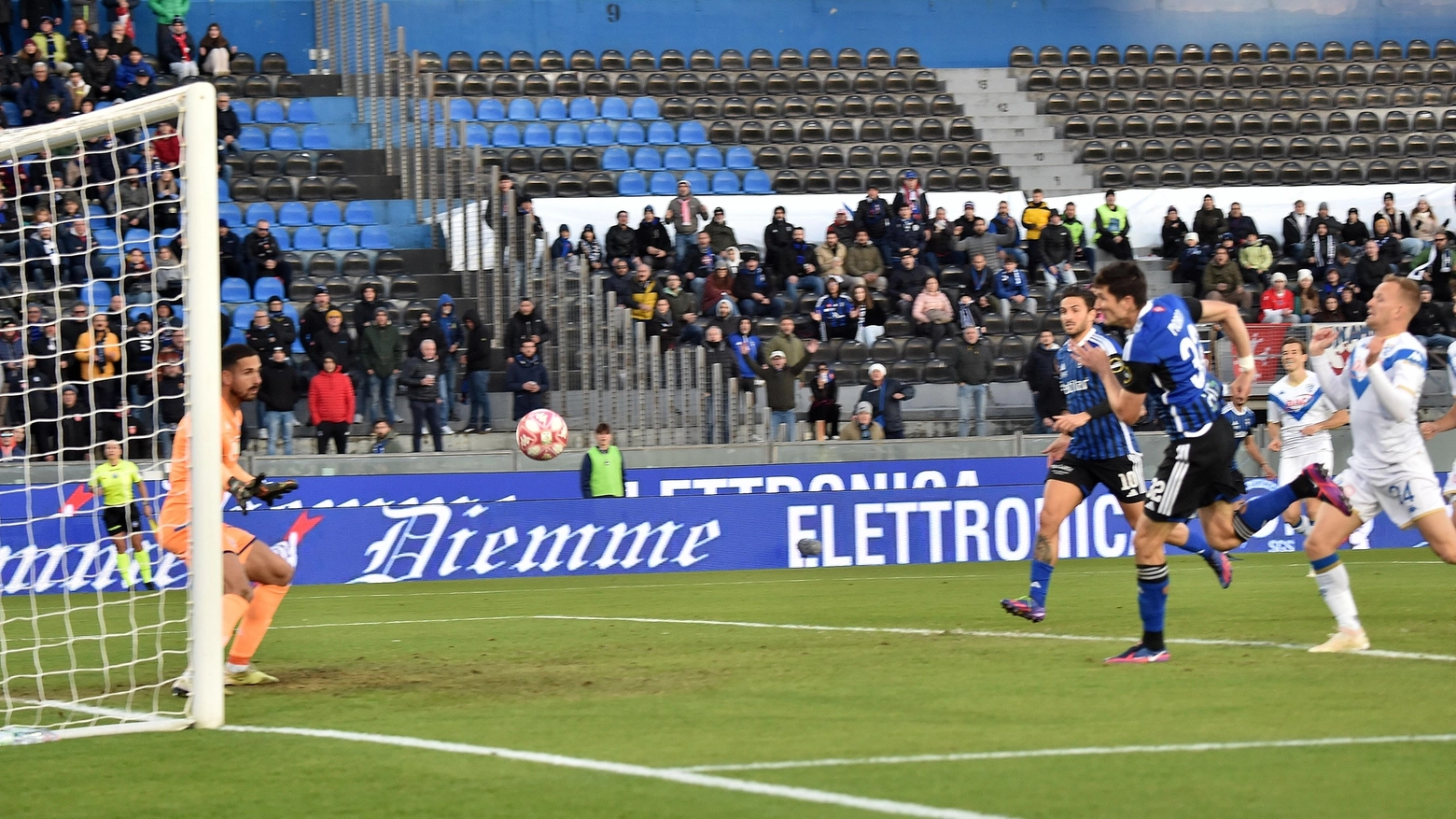 L'ex Maran strappa un punto all'Arena Garibaldi. Le reti tutte nel primo tempo