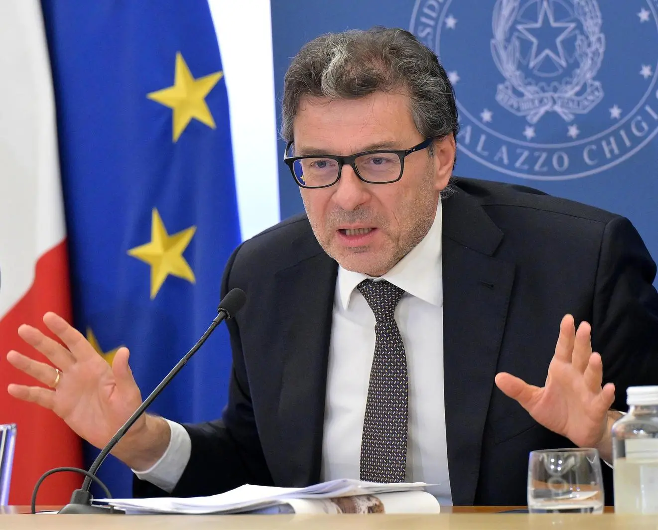 "Mps privata entro il 2024". Il ministro Giorgetti rilancia il piano per cedere il 64%