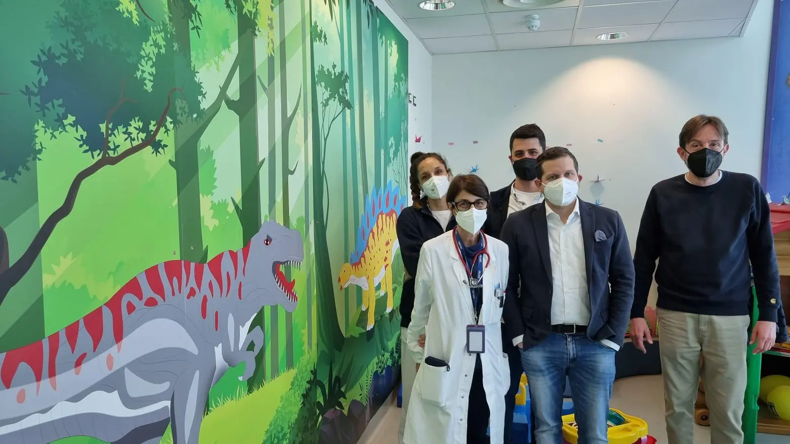 I dinosauri sbarcano  in Pediatria: donazione  del marchio "Bull Boys"