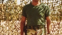 Pasquale Cinelli era un militare del Reggimento Paracadutisti Tuscania, fiore all’occhiello del’esercito italiano