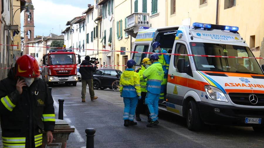 Esplosione in falegnameria a Empoli (foto Luca Bongianni/Germogli)