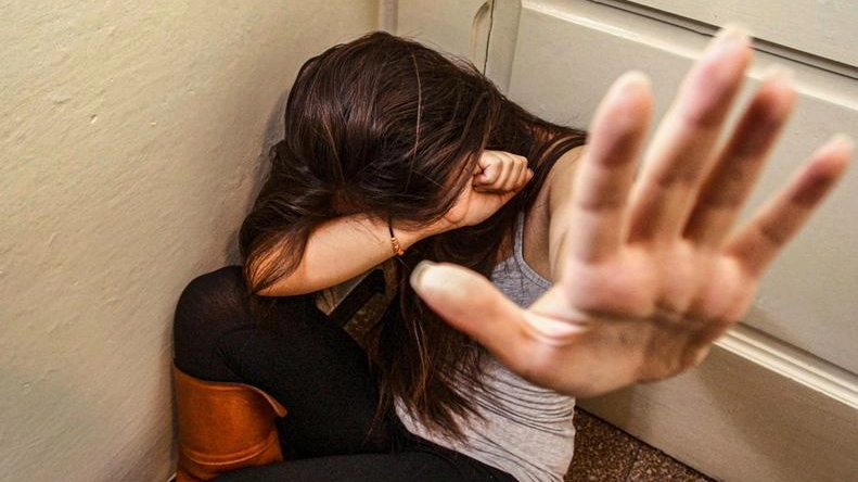 In carcere per violenza Ma appena uscito torna a perseguitarla Condanna per stalking In carcere per violenza Ma appena uscito torna a perseguitarla Condanna per stalking