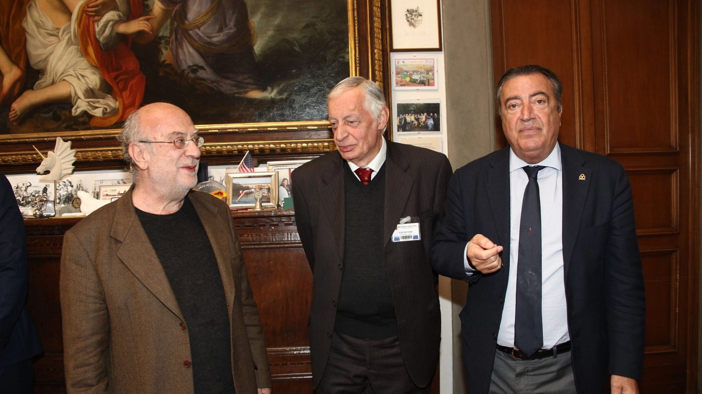 Da sinistra, Pallanti, Ceccuti e il direttore de La Nazione Francesco Carrassi