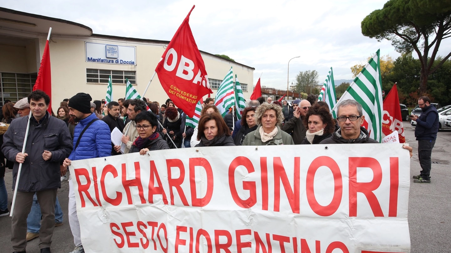 La manifestazione dei lavoratori Ginori a Sesto (foto Davide Franco/Germogli)