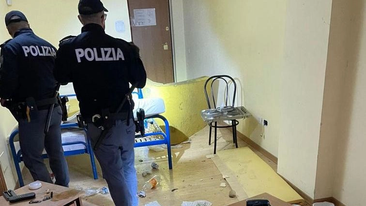 I “bivacchi“ di San Sisto  Un alloggio di fortuna  nel residence abbandonato