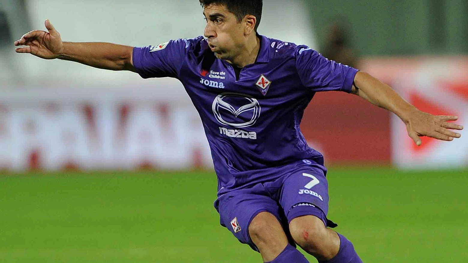 Il centrocampista cileno della Fiorentina David Pizarro (Alive)