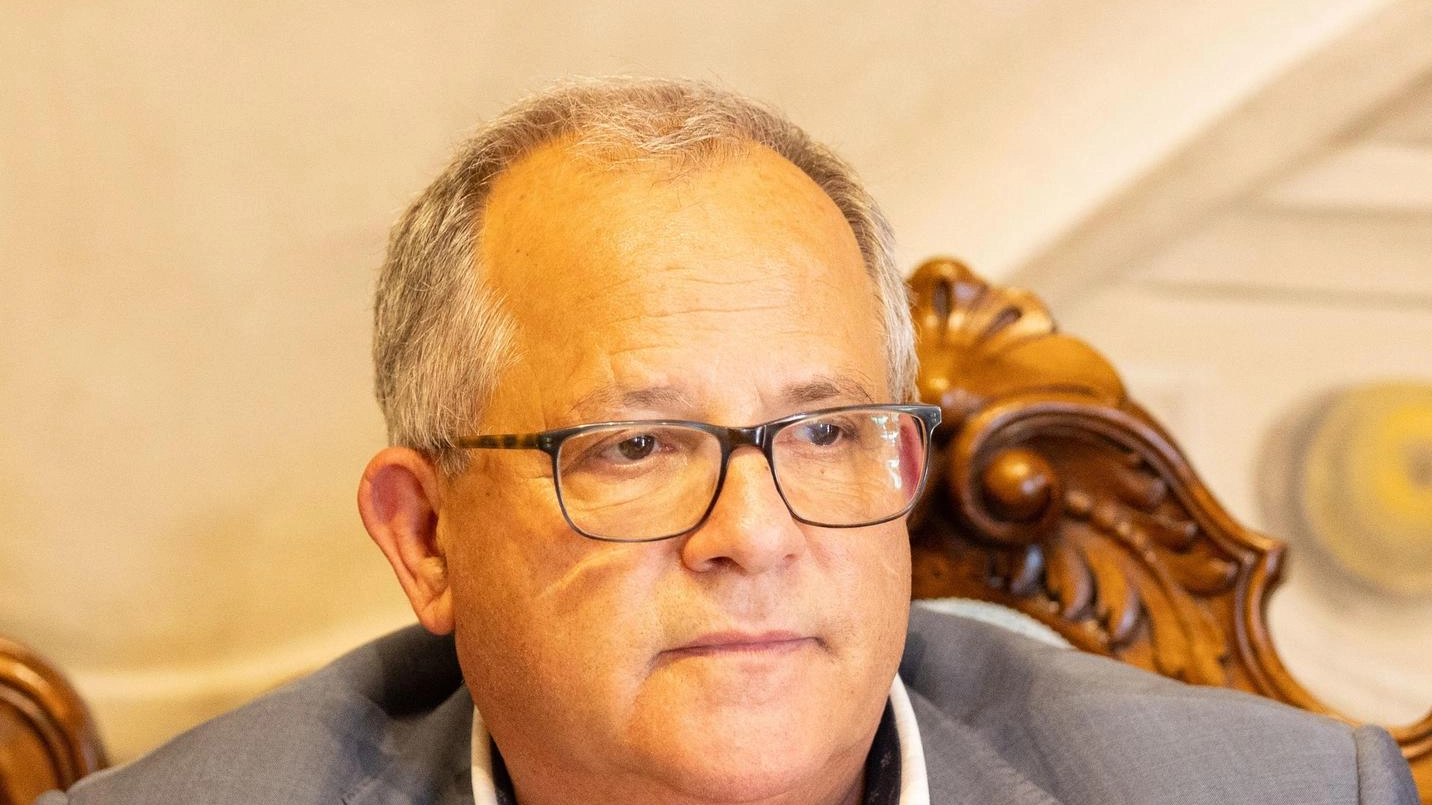 Il preside Caruso si dimette da conisigliere comunale: "Scelta per motivi personali"