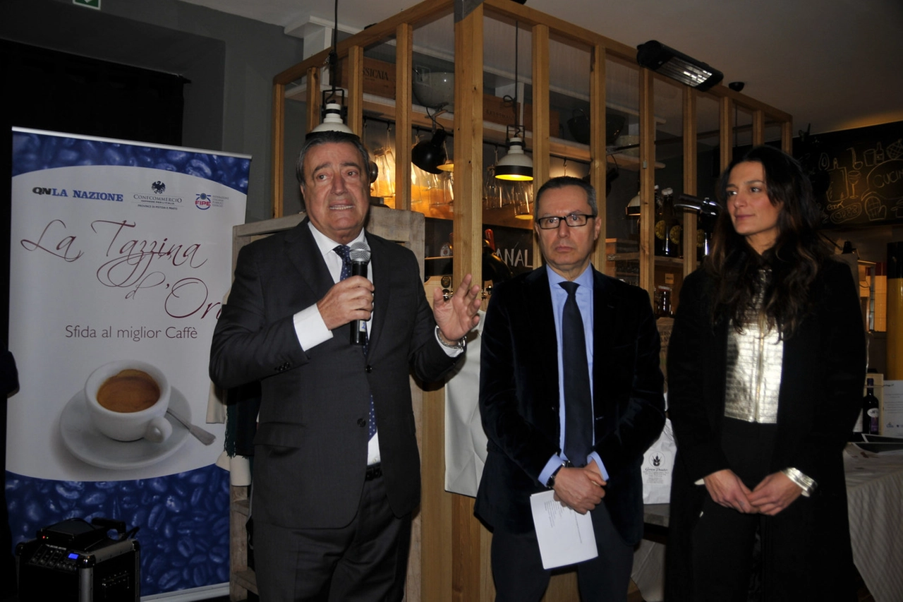 Il direttore Francesco Carrassi, Stefano Morandi (Confcommercio) e Simona Marinai (Fipe)