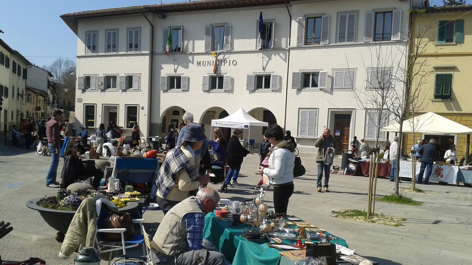Mercato in piazza Matteotti