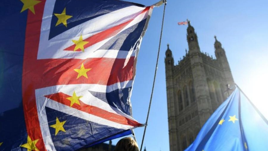 Bandiere del Regno Unito e dell'Unione Europea