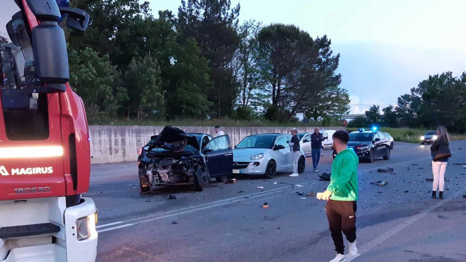 Pauroso scontro tra auto sulla Galeotta: tre feriti in ospedale