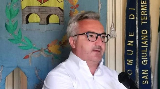 il sindaco di San Giuliano Terme Sergio Di Maio
