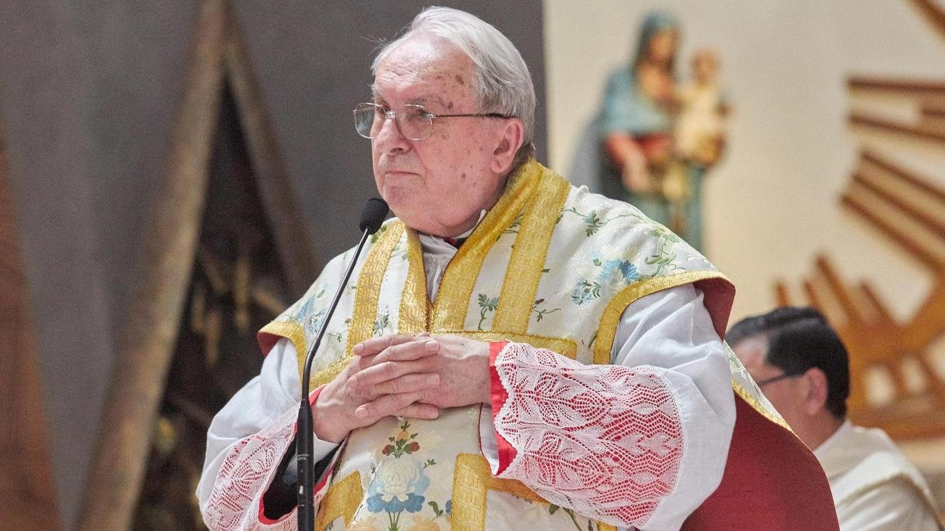 Don Aiazzi lascia dopo 64 anni. Al Sacro Cuore ora cambia tutto. E arriva anche un sacerdote cinese