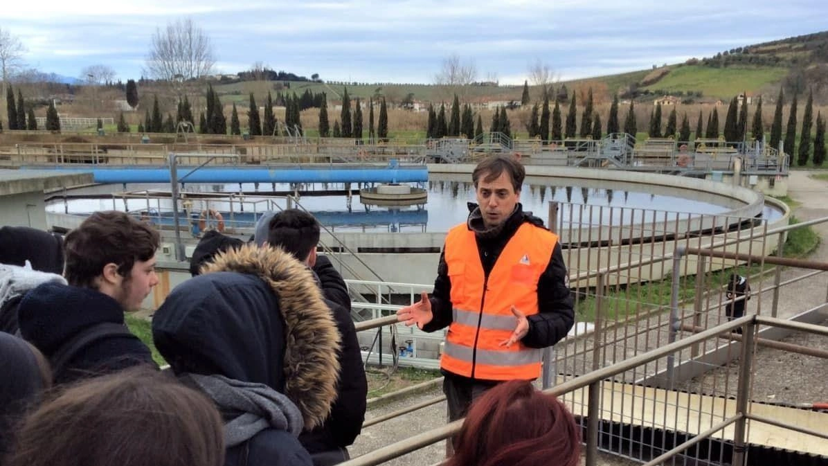L’acqua e la sua vita Dalle sorgenti alle case "Acque (Spa) in tour" va ancora nelle scuole L’acqua e la sua vita Dalle sorgenti alle case "Acque (Spa) in tour" va ancora nelle scuole