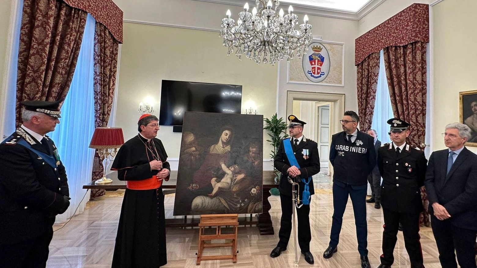L’Arma dei carabinieri in festa Droga, furti e traffico di rifiuti Attestato di merito al cane Burt L’Arma dei carabinieri in festa Droga, furti e traffico di rifiuti Attestato di merito al cane Burt