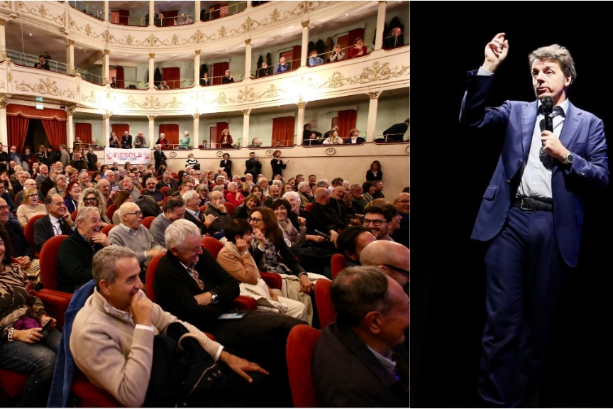 Matteo Renzi durante l'incontro a teatro in vista delle Europee (New Press Photo)
