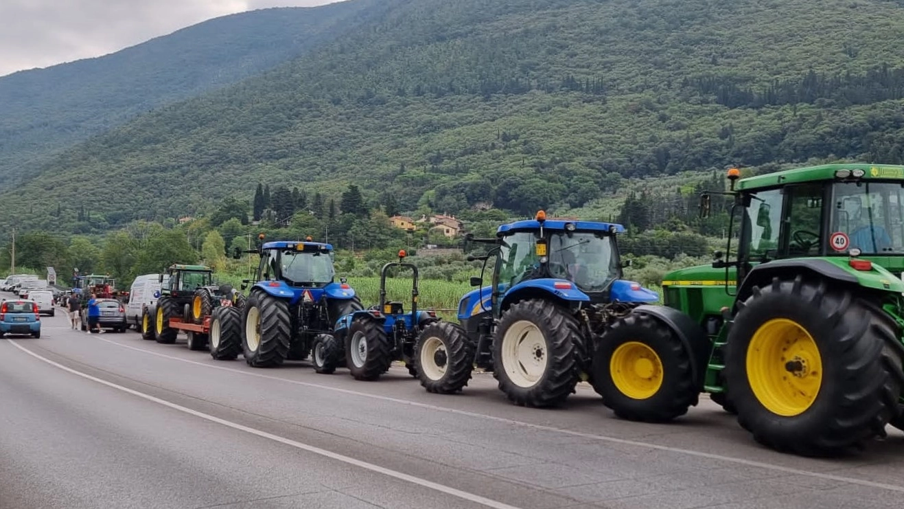 La sfilata dei trattori a Vernio