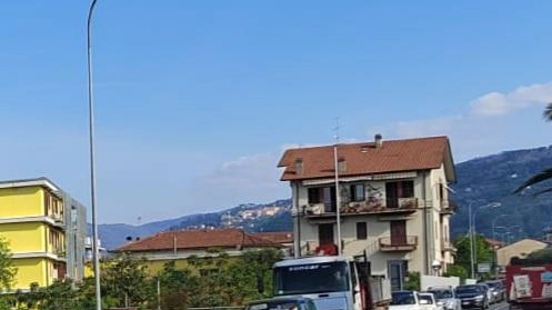 Lavori in bretella. Coro di proteste "Restiamo in coda 50 minuti Andare al lavoro è un dramma" Lavori in bretella. Coro di proteste "Restiamo in coda 50 minuti Andare al lavoro è un dramma"