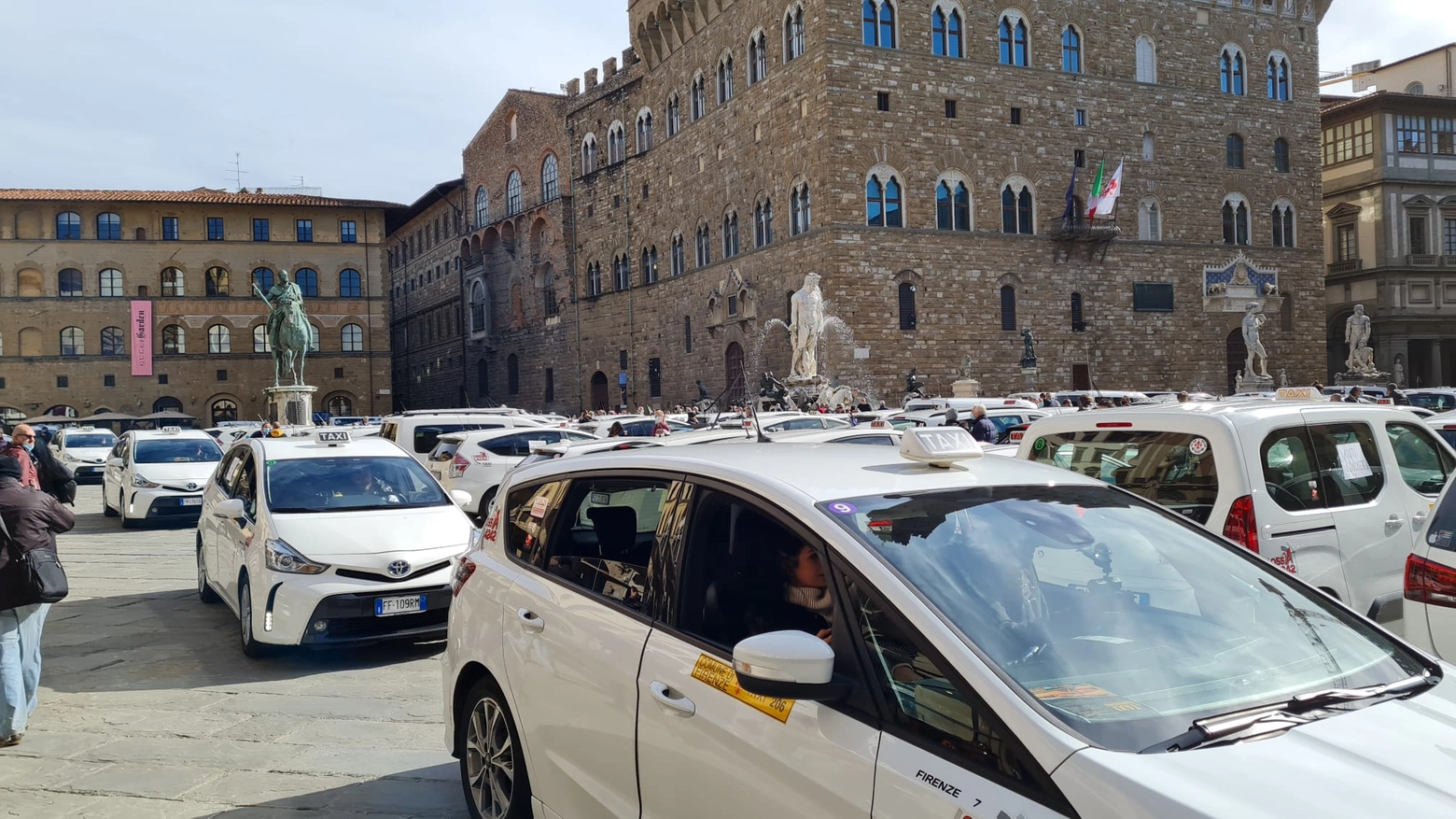 Firenze, la protesta dei taxi