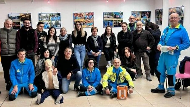 Corso per usare il defibrillatore Ecco i diplomati delle Misericordie Corso per usare il defibrillatore Ecco i diplomati delle Misericordie