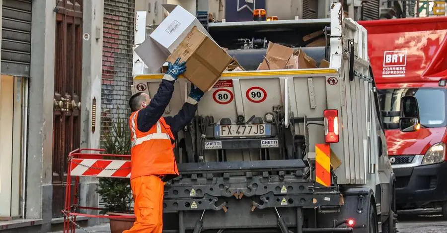 Rifiuti porta a porta, via alla raccolta firme di Fratelli d’Italia