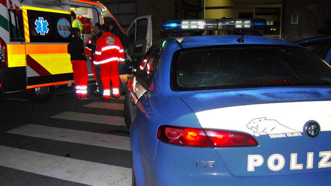 L’uomo accoltellato è stato soccorso dal Pegaso. Le indagini sono affidate alla polizia L’uomo accoltellato è stato soccorso dal Pegaso. Le indagini sono affidate alla polizia
