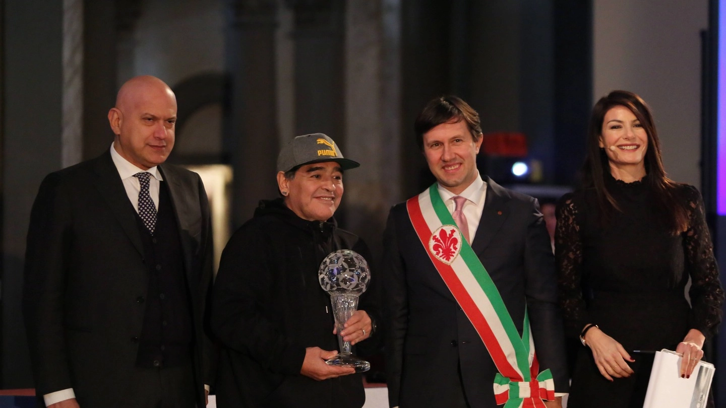 Hall of Fame del calcio italiano, il premio a Maradona (Germogli)