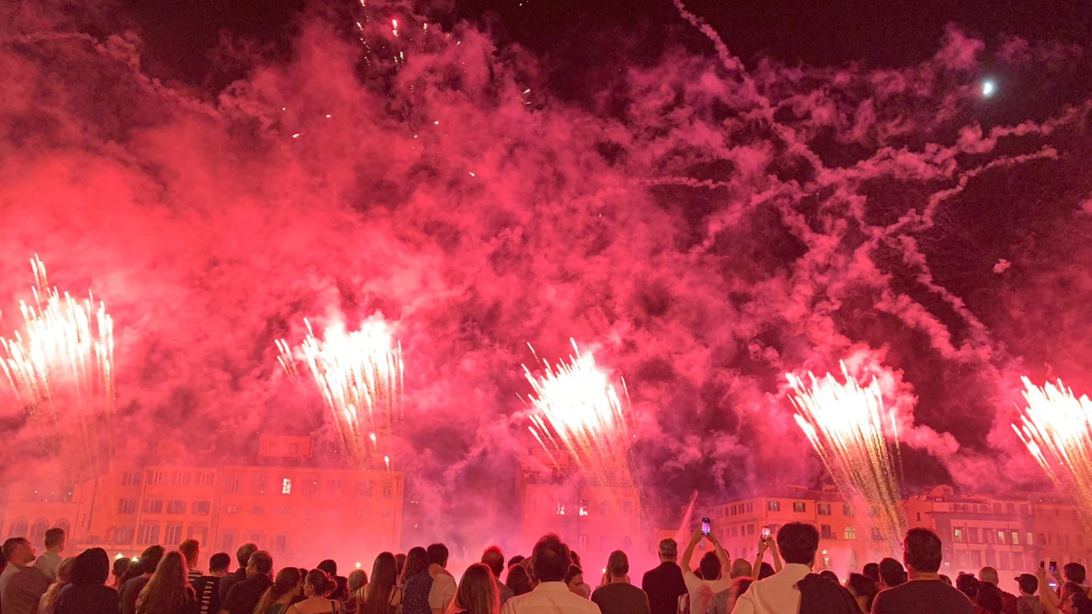 Fuochi d'artificio nella serata inaugurale di Pitti Uomo (New Press Photo)