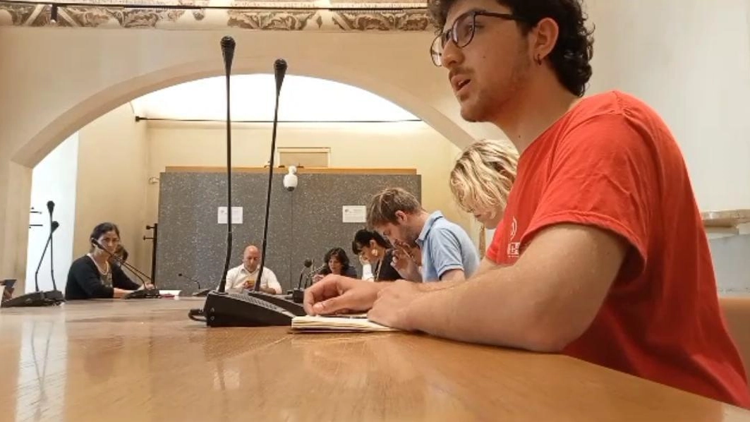 Oggi la prima seduta in Consiglio Comunale Ecco le associazioni Oggi la prima seduta in Consiglio Comunale Ecco le associazioni