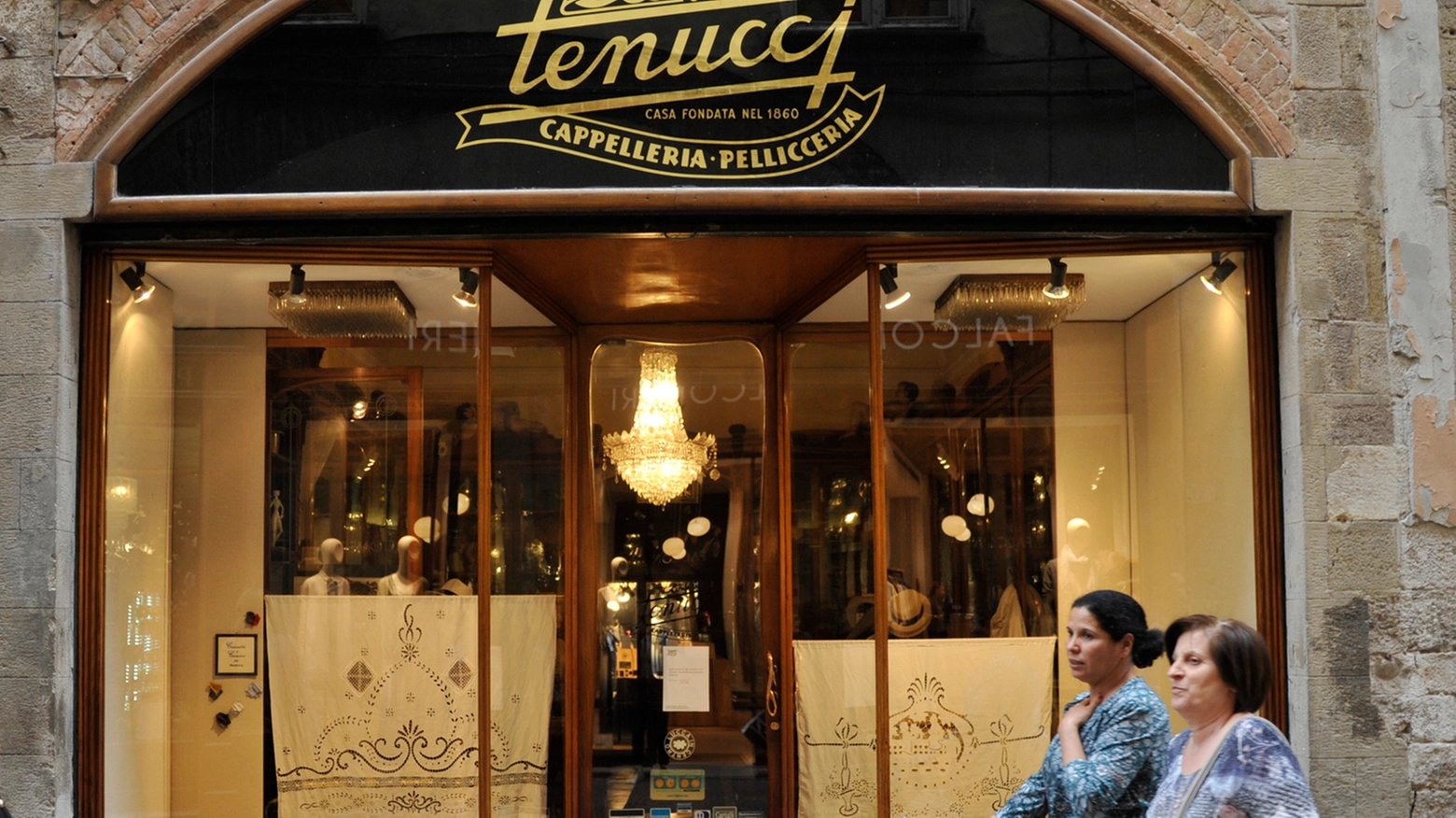 Il negozio Tenucci (foto Alcide)