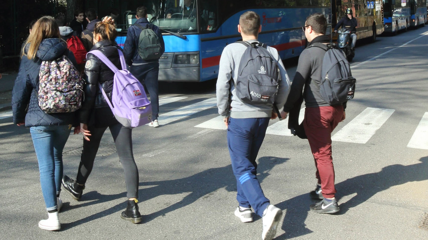 Sono emerse difficoltà per gli studenti che necessitano del trasporto pubblico da Lamporecchio a Pescia per raggiungere le scuole (foto d’archivio) Sono emerse difficoltà per gli studenti che necessitano del trasporto pubblico da Lamporecchio a Pescia per raggiungere le scuole (foto d’archivio)