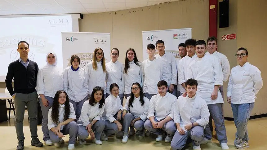 Sfida ai fornelli Torna il "Cooking Quiz" coi ragazzi del "Lotti" Sfida ai fornelli Torna il "Cooking Quiz" coi ragazzi del "Lotti"