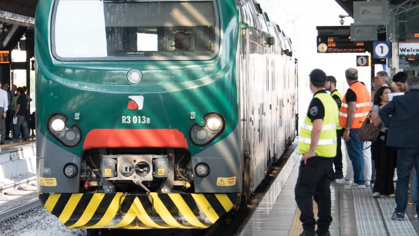 Cadavere di donna lungo i binari, treni in ritardo Cadavere di donna lungo i binari, treni in ritardo