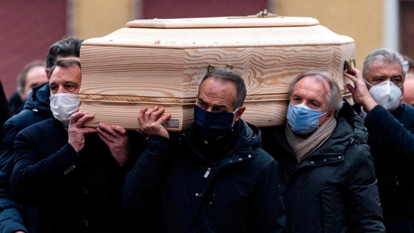 Il funerale di Paolo Rossi a Vicenza (Ansa)