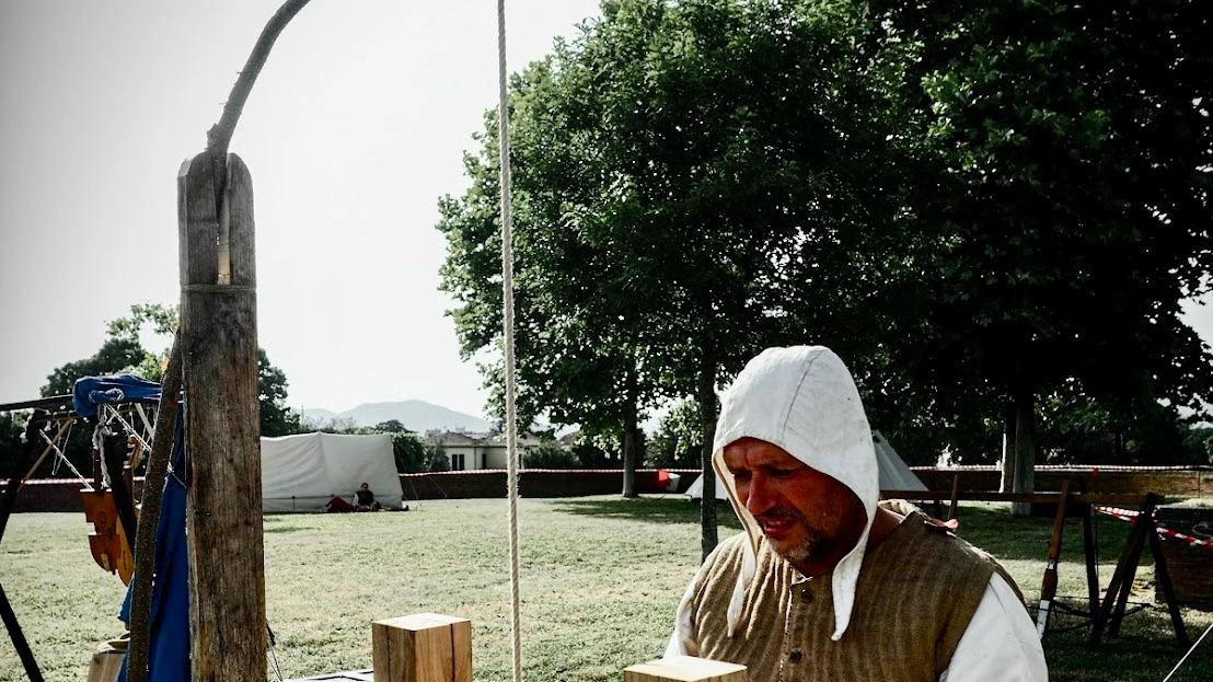 Ritorno al passato Lucca Medievale sul baluardo Ritorno al passato Lucca Medievale sul baluardo