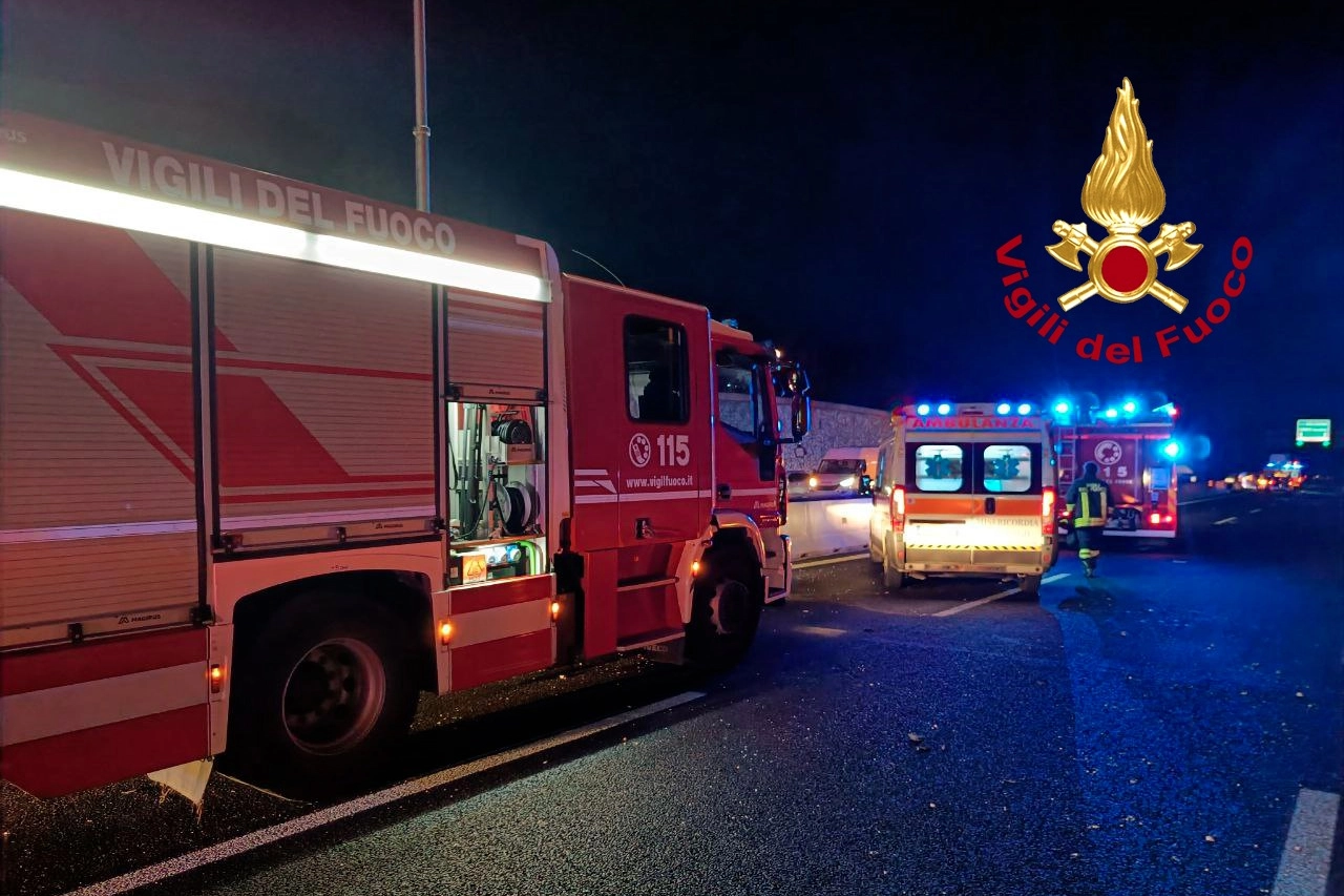 I mezzi di soccorso sul luogo dell'incidente