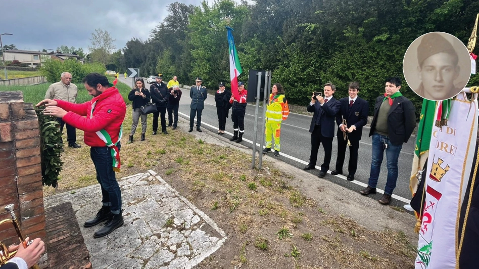 Una commemorazione a Castelfiorentino con il sindaco Falorni, a destra una foto di Volpini