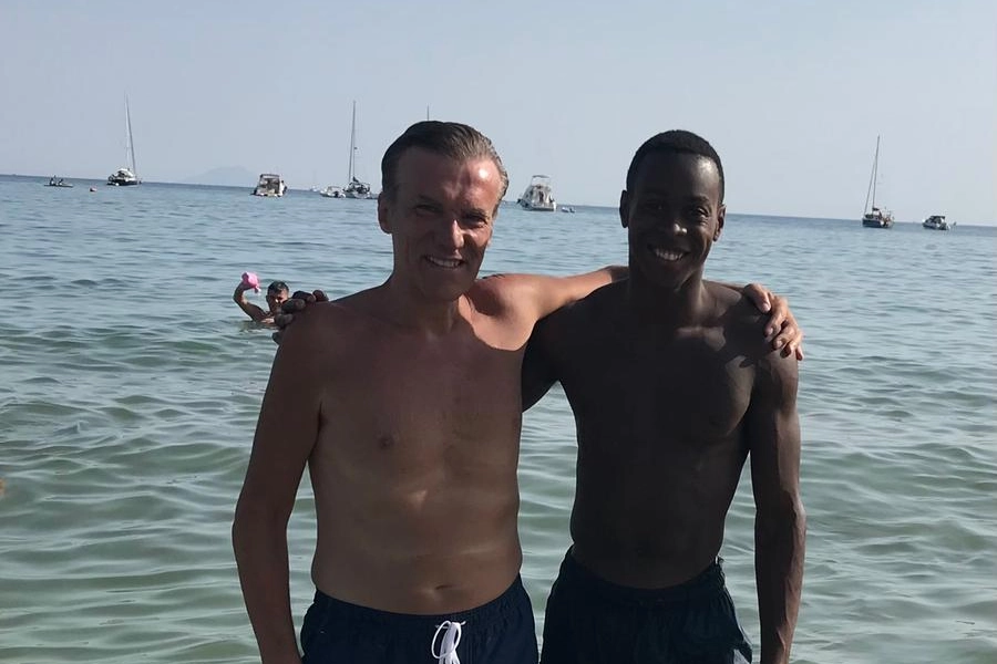 Il nostro lettore Massimo all'Isola d'Elba con Fausto Desalu