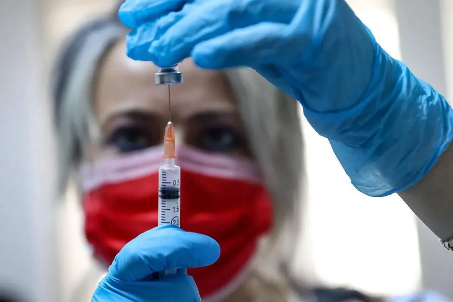 Vaccino over 70, portale aperto per fornitura straordinaria Astrazeneca
