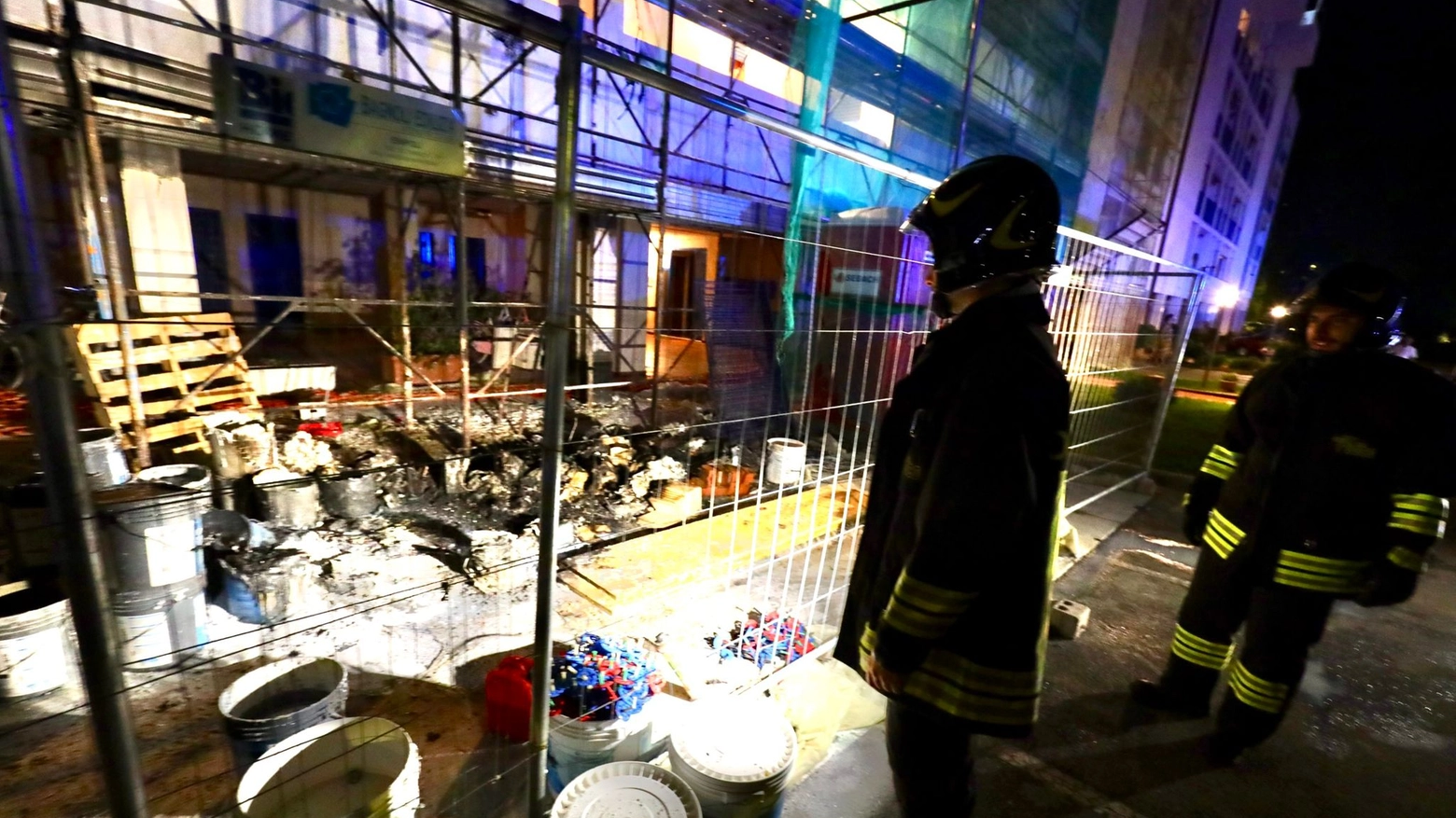 Incendio in un cantiere in via Reno a Empoli (Foto Gasperini/Germogli) Incendio in un cantiere in via Reno a Empoli (Foto Gasperini/Germogli)