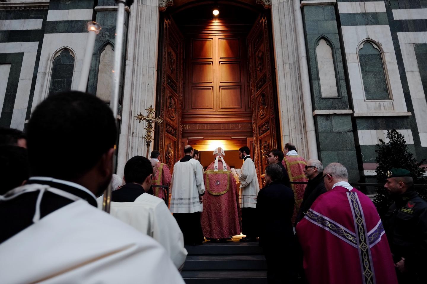 Apertura Porta Santa Giubileo 2024 Giubileo, via all'apertura della Porta Santa in Cattedrale