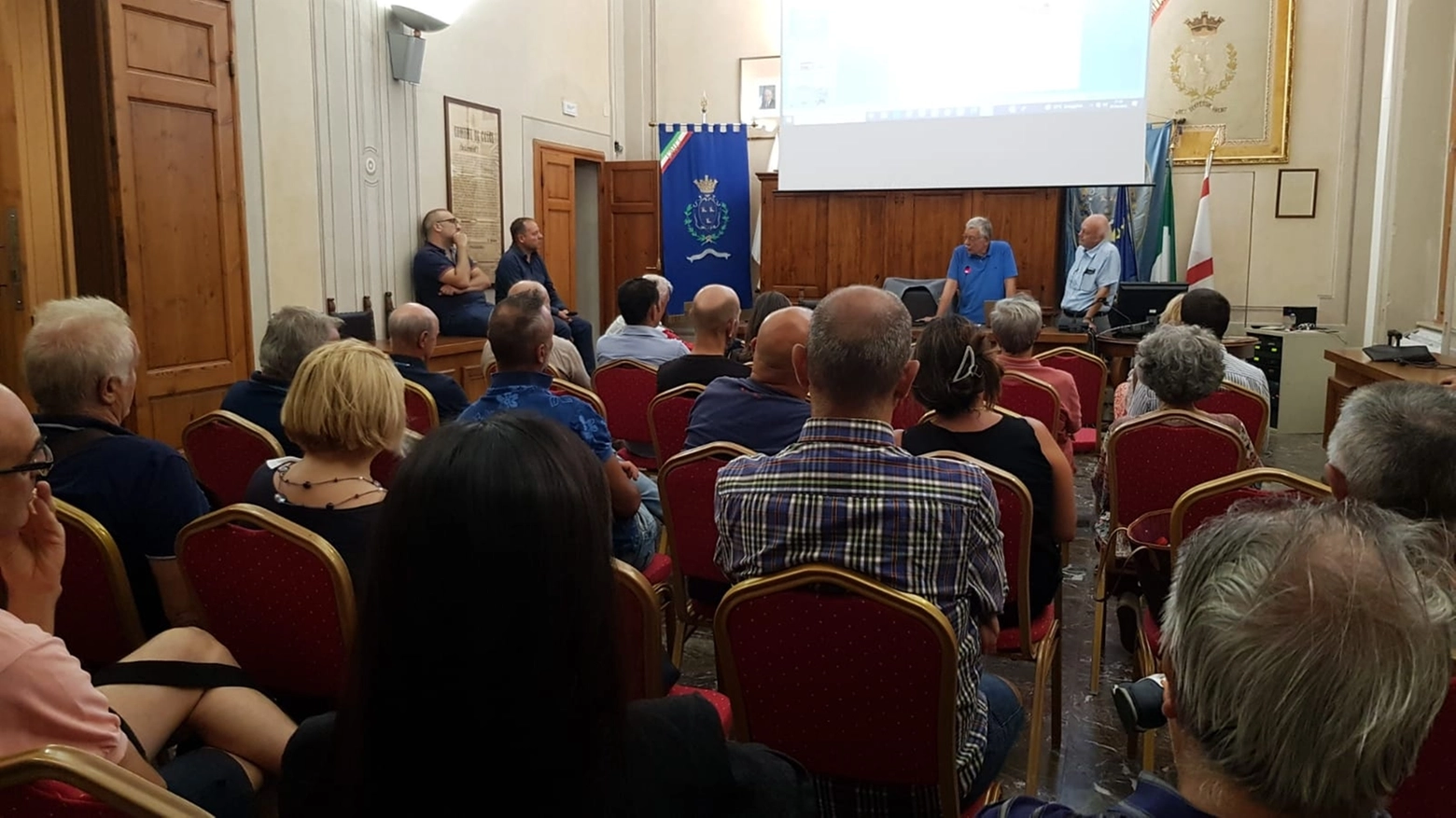Un momento dell'ultima conferenza Un momento dell'ultima conferenza