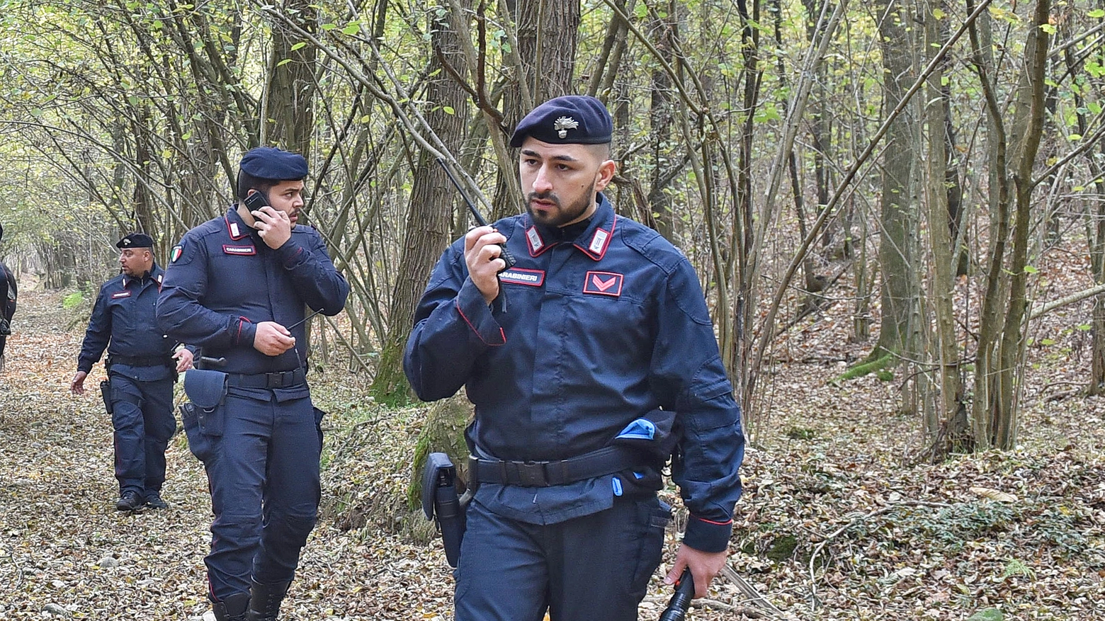 Carabinieri nel bosco