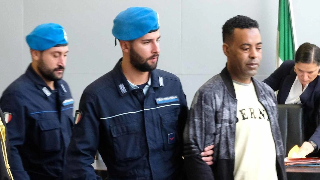 "Spero lo condannino all’ergastolo". La rabbia del ragazzo e della famiglia. Biglietto di scuse: "Carta straccia" "Spero lo condannino all’ergastolo". La rabbia del ragazzo e della famiglia. Biglietto di scuse: "Carta straccia"