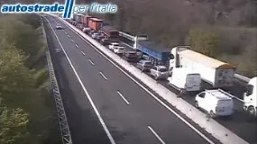 Code per l'incidente in A1 tra Arezzo e Valdarno Code per l'incidente in A1 tra Arezzo e Valdarno