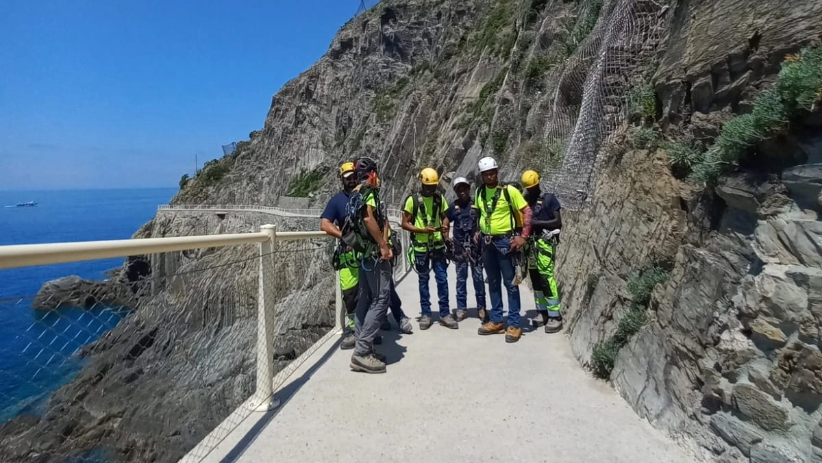 La riapertura di via dell'Amore La riapertura di via dell'Amore