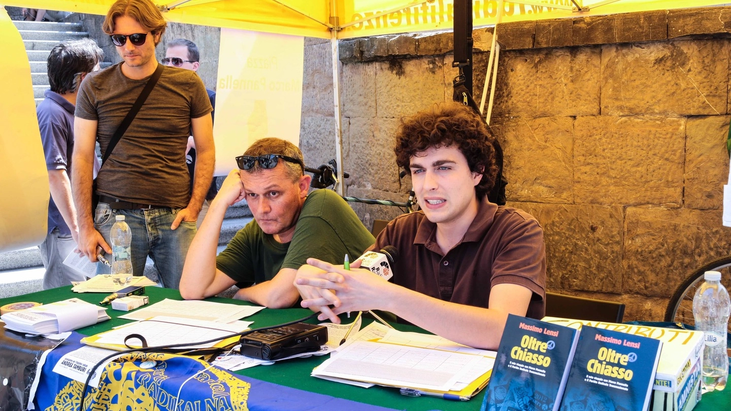 Da sinistra Baciocchi, Lensi e Buzzegoli dell'associazione radicale "Andrea Tamburi"