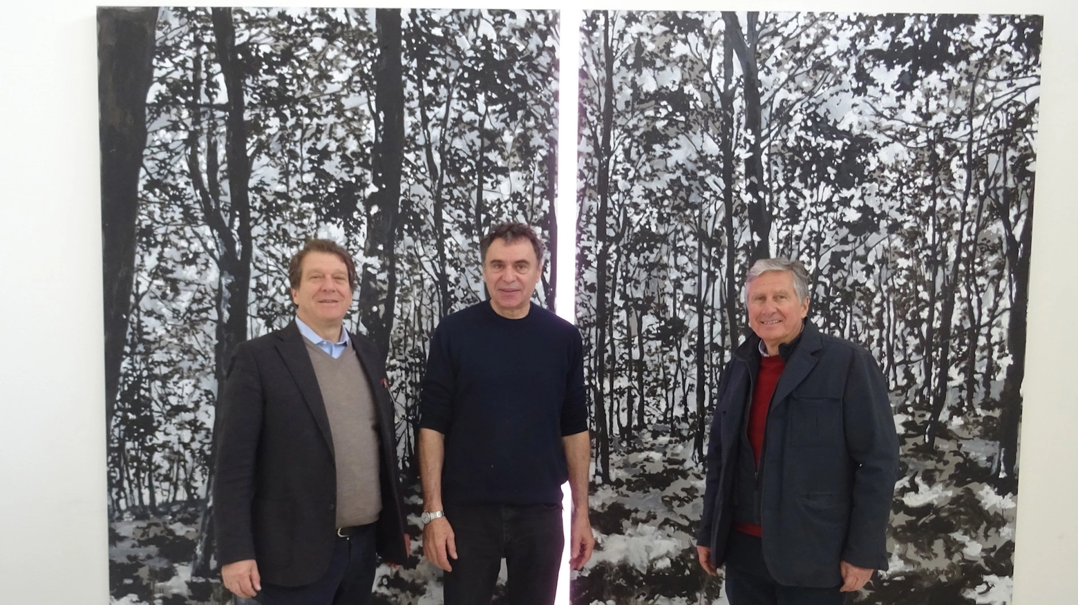 Fabio e Paolo Gori, al centro l’artista Vittorio Corsini nello spazio di Arte in Fabbrica